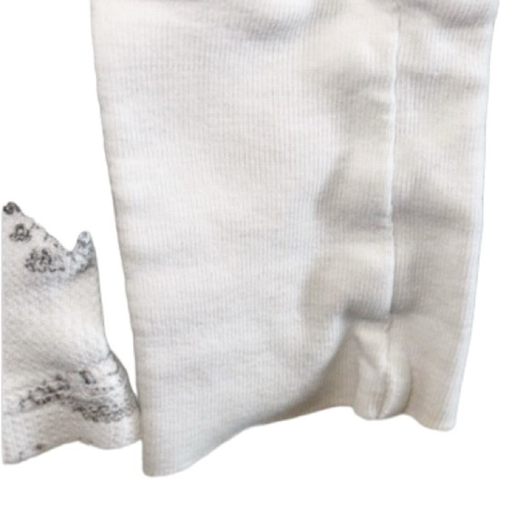 Yvette Mandell White Tee Fleur De Lys Crown Print Small Silver Stud Embellished - Picture 8 of 10